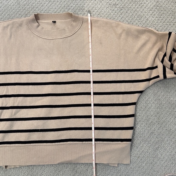 Cropped Knit Ribbed Sweater - Picture 7 of 11